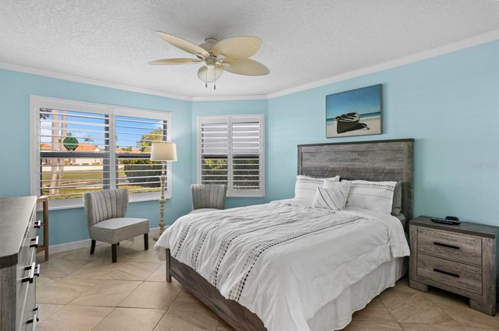 Image No.7-2 Bed Property for sale