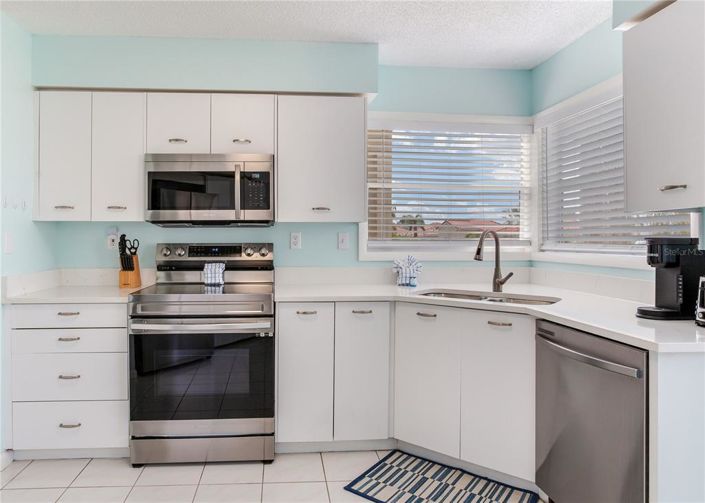 Image No.13-2 Bed Property for sale