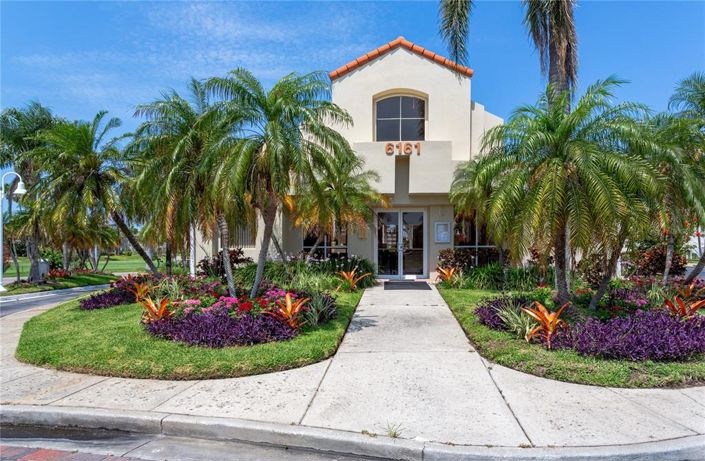 Image No.43-2 Bed Property for sale