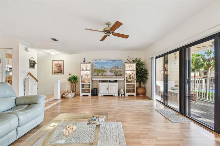 Image No.12-3 Bed Property for sale