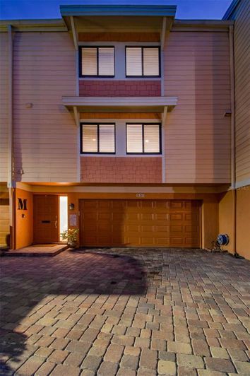 Image No.3-3 Bed Property for sale