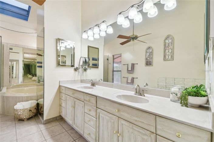 Image No.36-3 Bed Property for sale