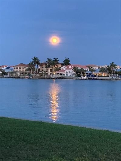 Image No.67-3 Bed Property for sale