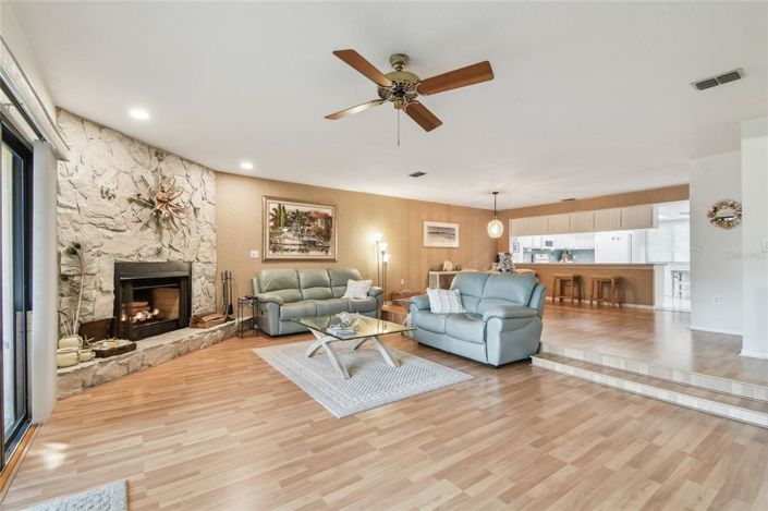 Image No.8-3 Bed Property for sale