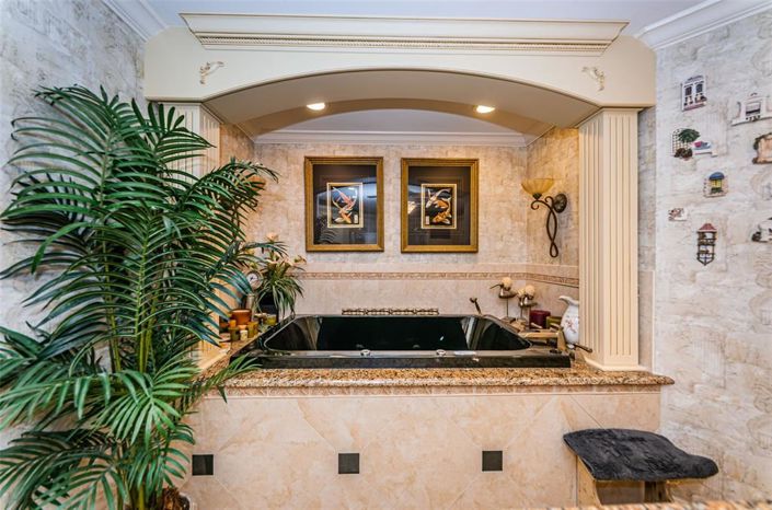 Image No.66-3 Bed Property for sale