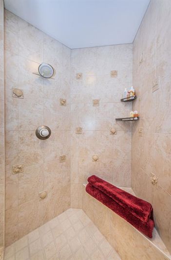 Image No.73-3 Bed Property for sale