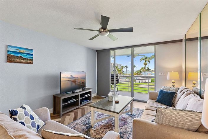 Image No.11-2 Bed Property for sale