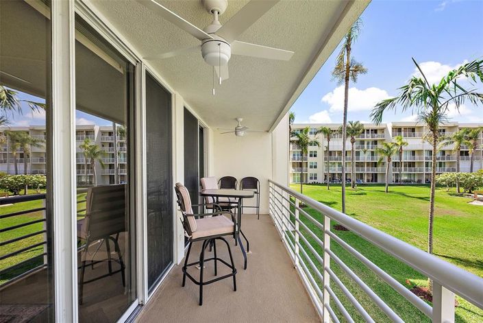 Image No.25-2 Bed Property for sale