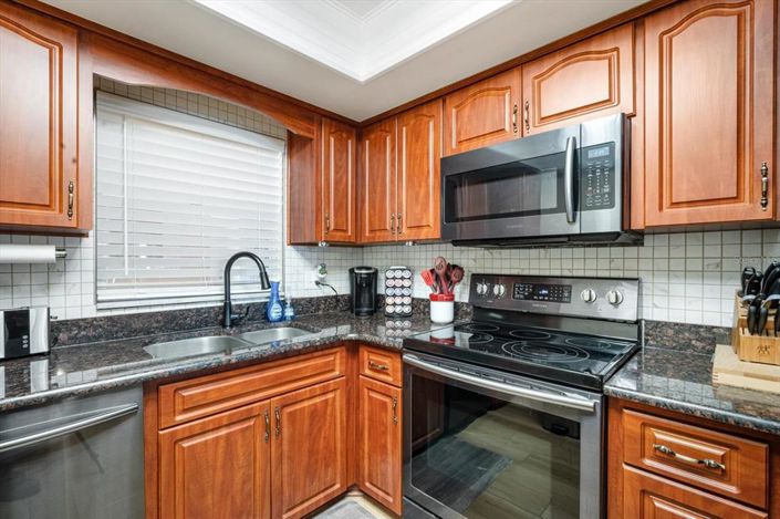 Image No.12-1 Bed Property for sale