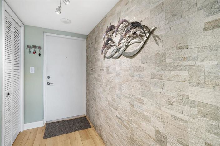 Image No.7-1 Bed Property for sale