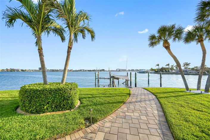 Image No.50-4 Bed Property for sale