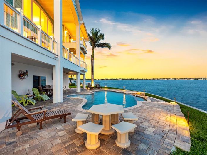 Image No.7-4 Bed Property for sale