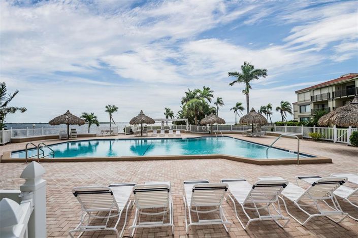 Image No.22-2 Bed Property for sale