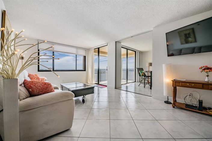 Image No.6-2 Bed Property for sale