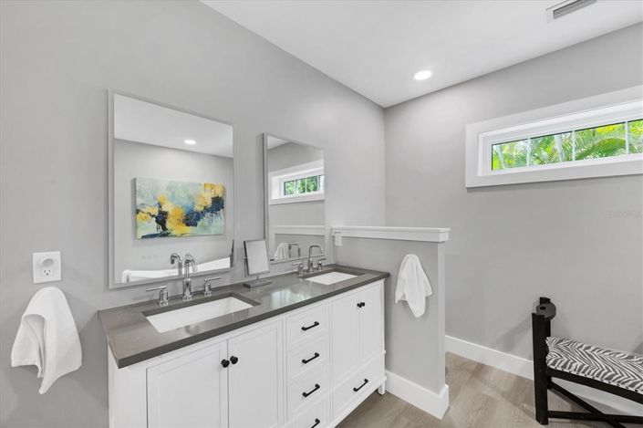 Image No.16-2 Bed Property for sale