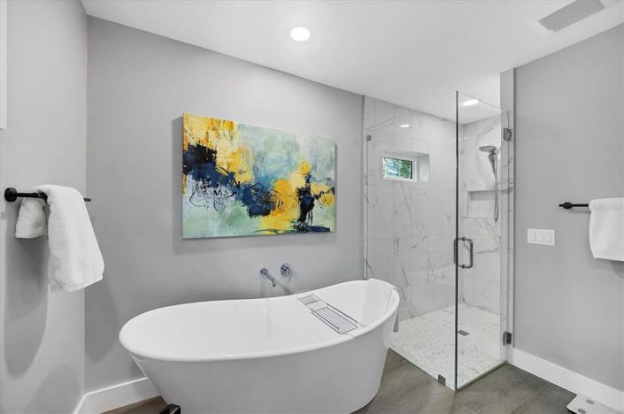 Image No.17-2 Bed Property for sale