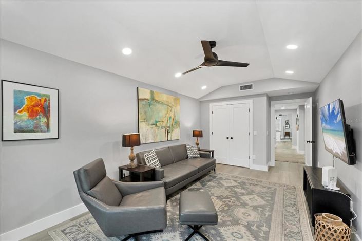 Image No.19-2 Bed Property for sale