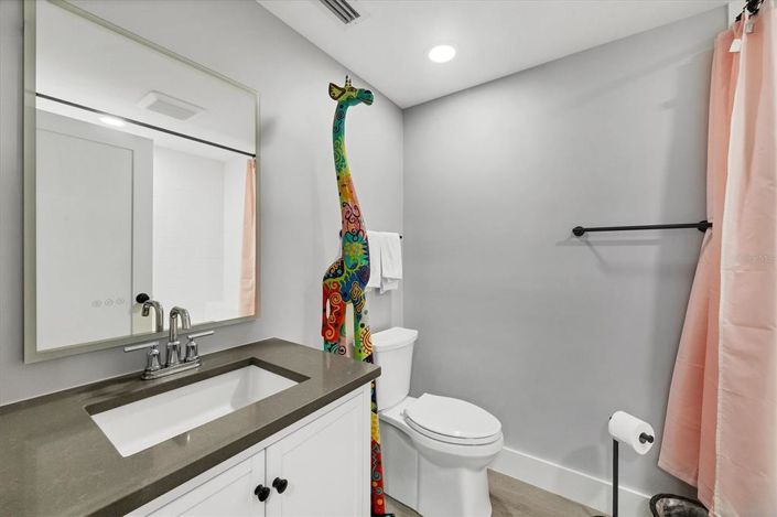 Image No.22-2 Bed Property for sale