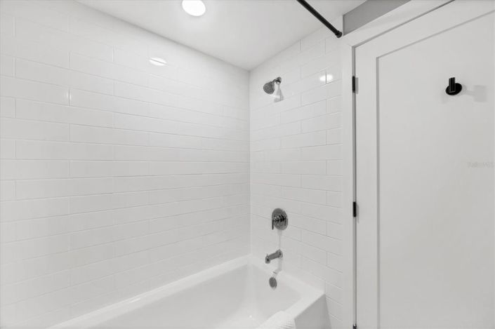 Image No.23-2 Bed Property for sale