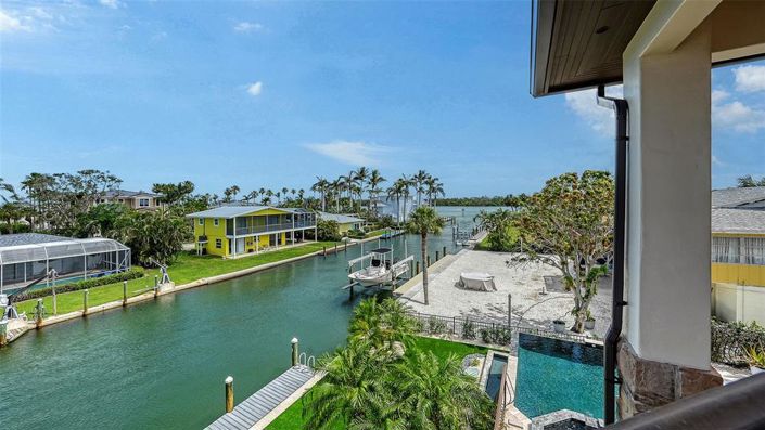 Image No.47-4 Bed Property for sale