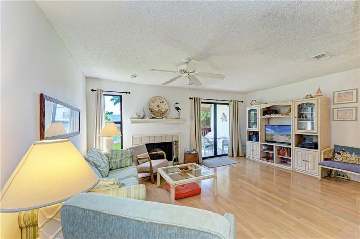 Image No.4-Propriété de 2 chambres à vendre à Sarasota