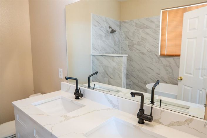 Image No.10-3 Bed Property for sale