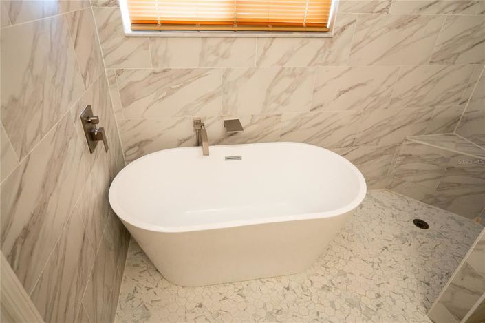 Image No.16-3 Bed Property for sale