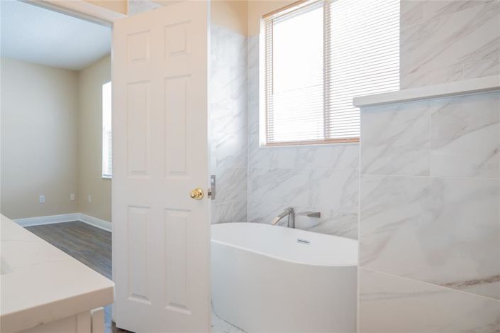 Image No.17-3 Bed Property for sale