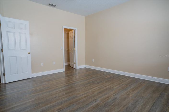 Image No.26-3 Bed Property for sale