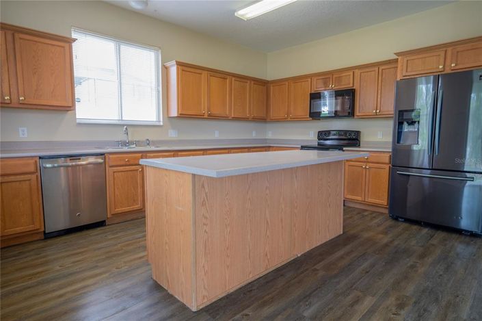 Image No.4-3 Bed Property for sale