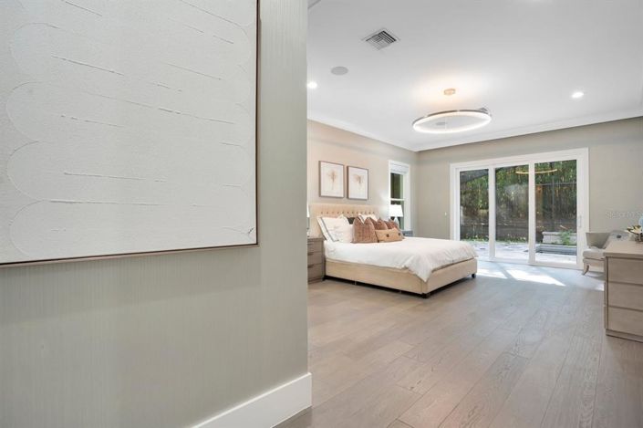 Image No.14-5 Bed Property for sale