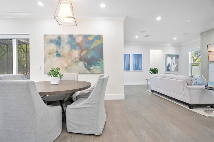 Image No.15-5 Bed Property for sale