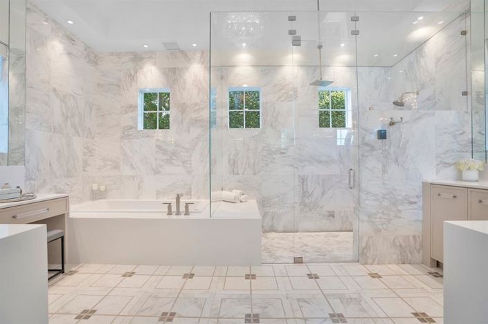 Image No.26-5 Bed Property for sale