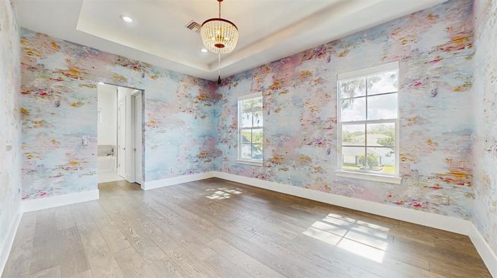 Image No.32-5 Bed Property for sale