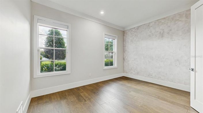 Image No.33-5 Bed Property for sale