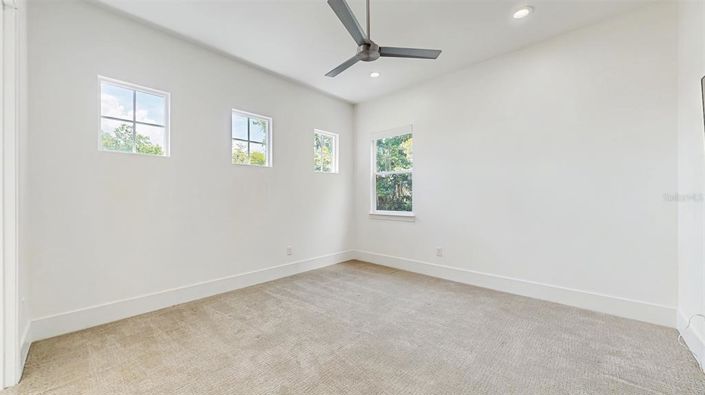 Image No.35-5 Bed Property for sale