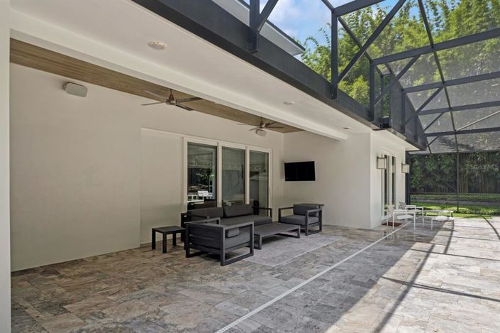 Image No.41-5 Bed Property for sale