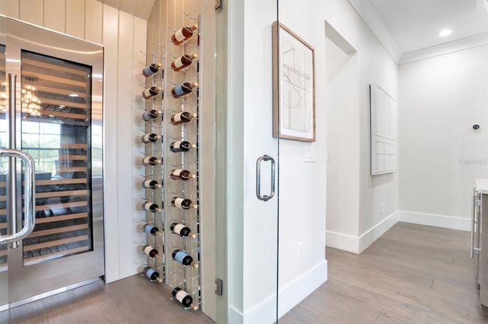 Image No.5-5 Bed Property for sale