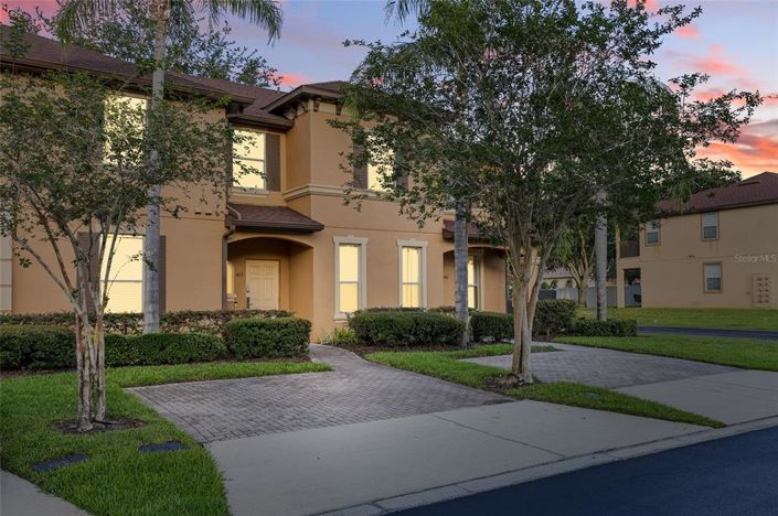 Image No.1-4 Bed Townhouse for sale