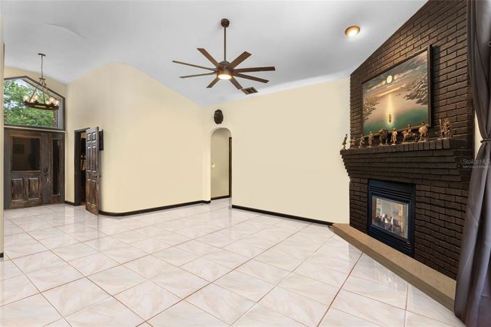 Image No.13-4 Bed Property for sale