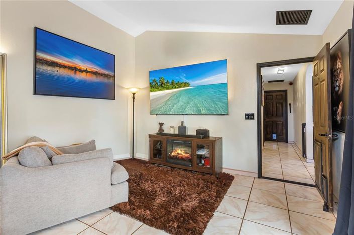 Image No.20-4 Bed Property for sale