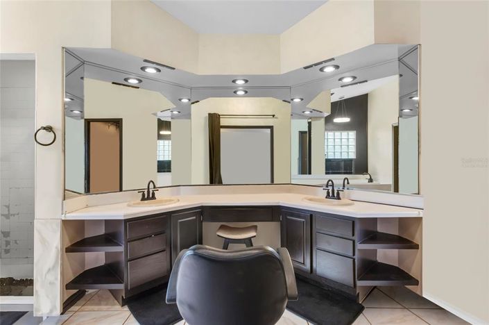 Image No.23-4 Bed Property for sale