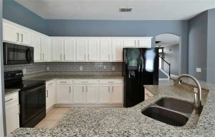 Image No.14-5 Bed Property for sale