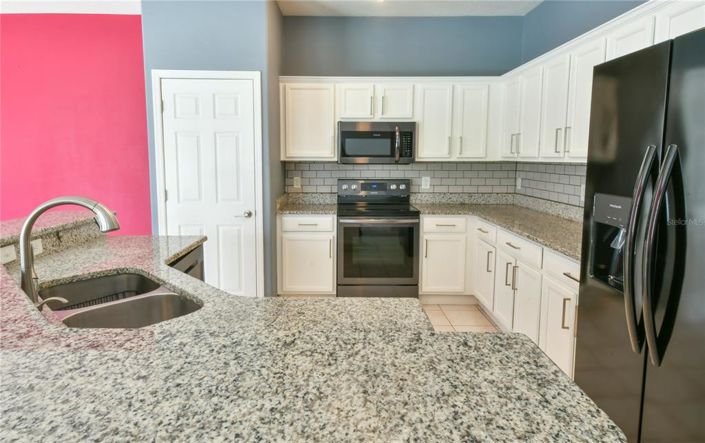 Image No.15-5 Bed Property for sale