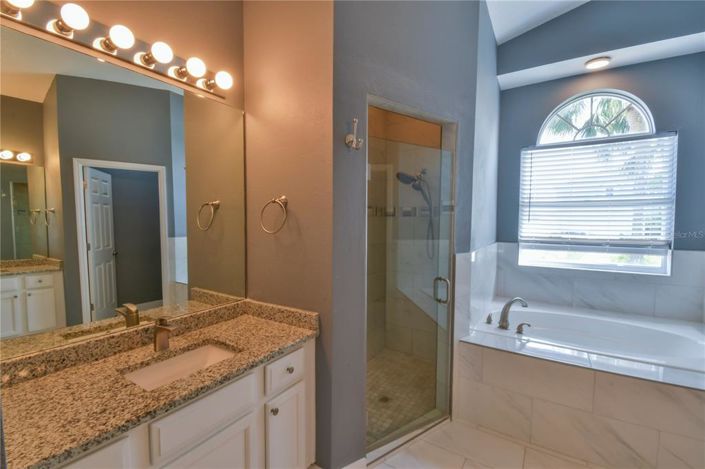 Image No.27-5 Bed Property for sale