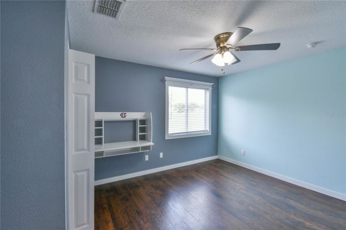 Image No.35-5 Bed Property for sale