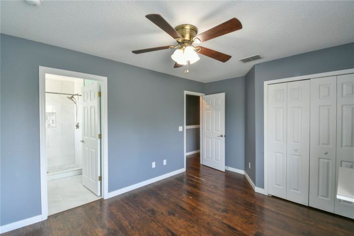 Image No.36-5 Bed Property for sale