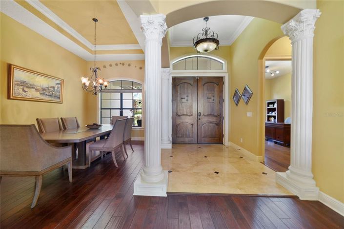 Image No.10-5 Bed Property for sale