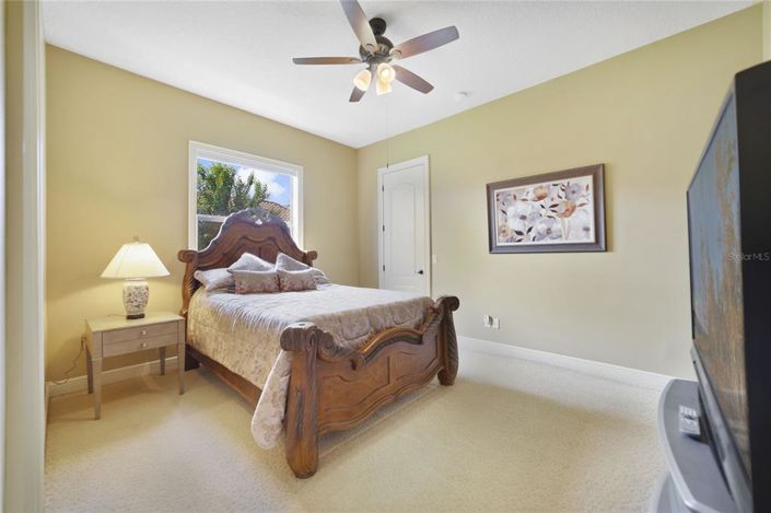 Image No.18-5 Bed Property for sale