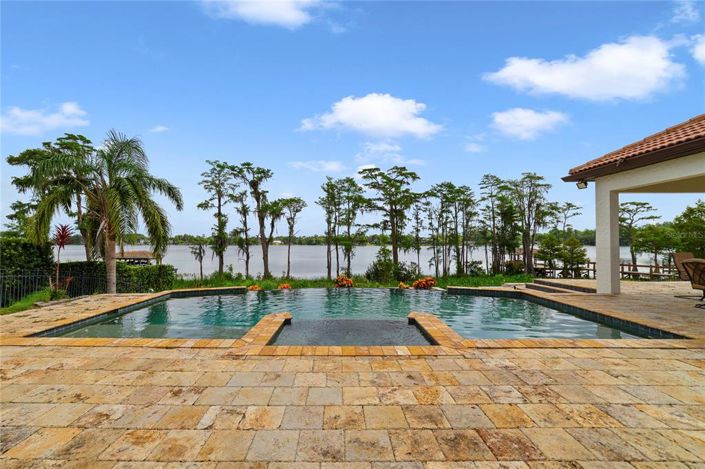 Image No.23-5 Bed Property for sale